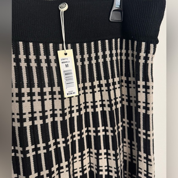 MAX STUDIO Midi Skirt In Black - Picture 6 of 8